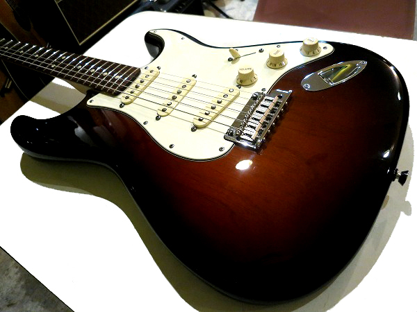 Fender USA 2012年製 American Standard Stratocaster Upgrade 3-Color ...